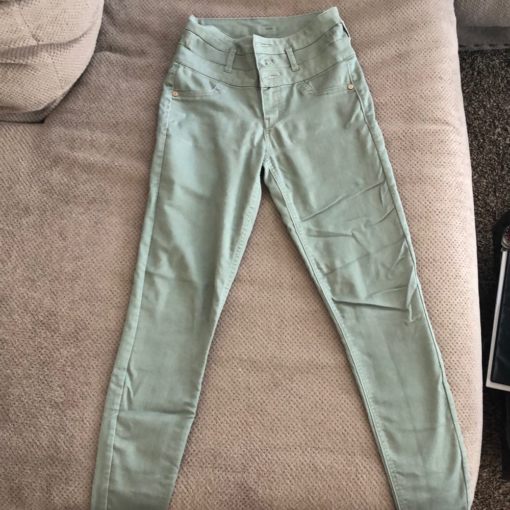 High waisted jeans